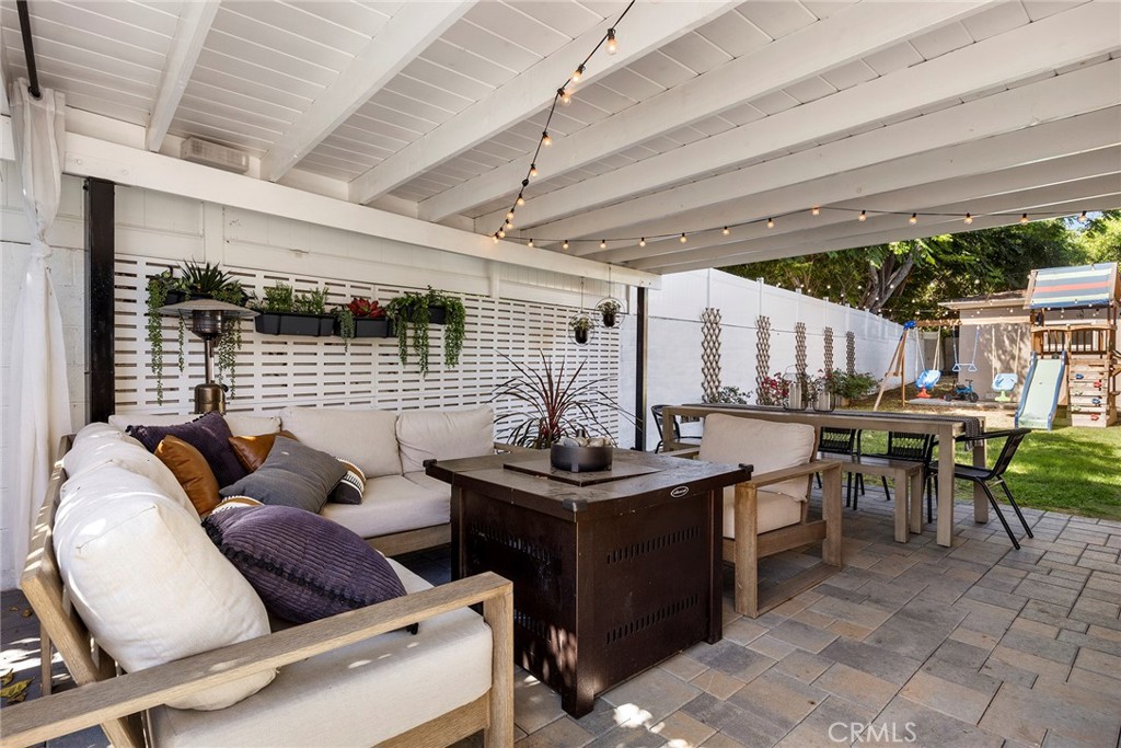 932 W Joyce Drive