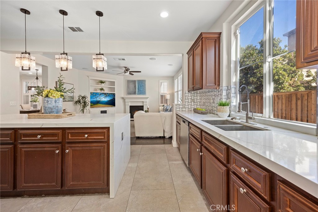1340 W Sunflower