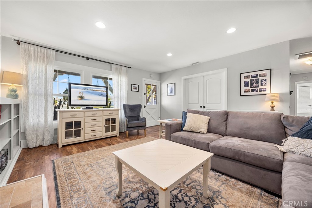 3316 W Stonybrook Drive