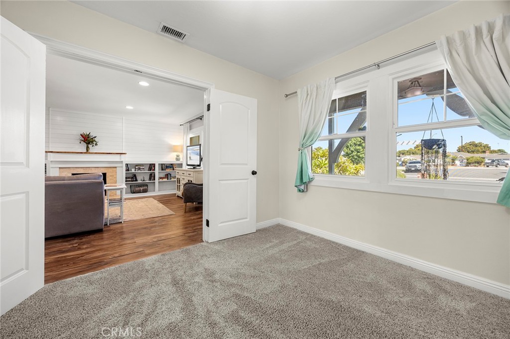 3316 W Stonybrook Drive