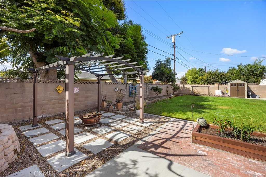 3316 W Stonybrook Drive