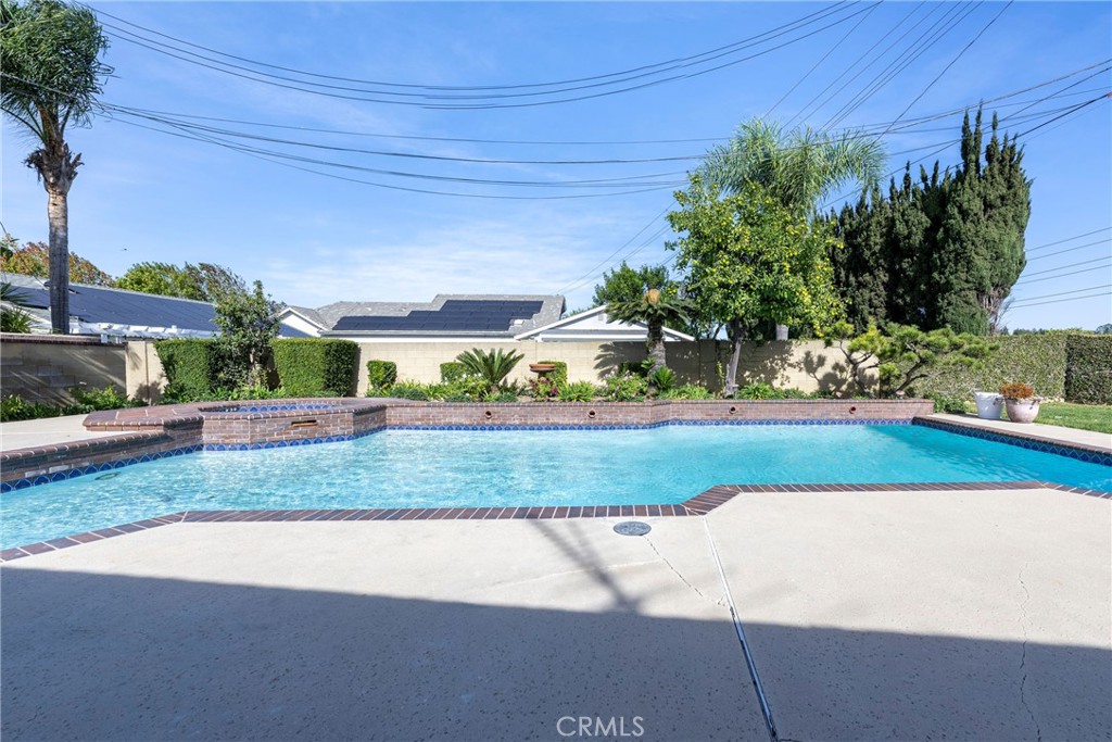 1845 E Sunview Drive