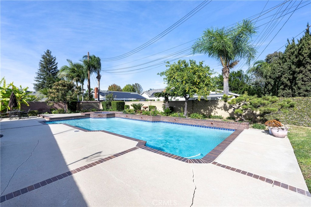 1845 E Sunview Drive