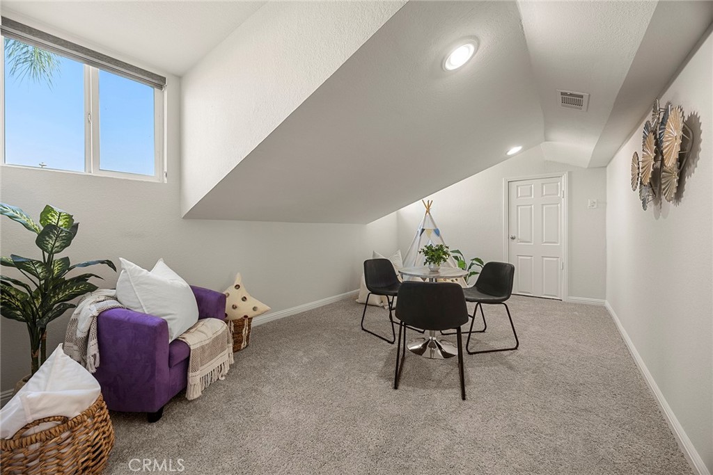 3917 Nieto Place