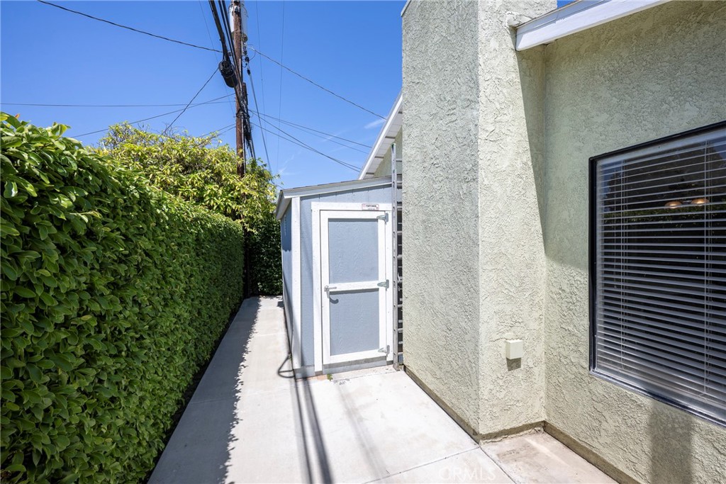 1433 S Loara Street