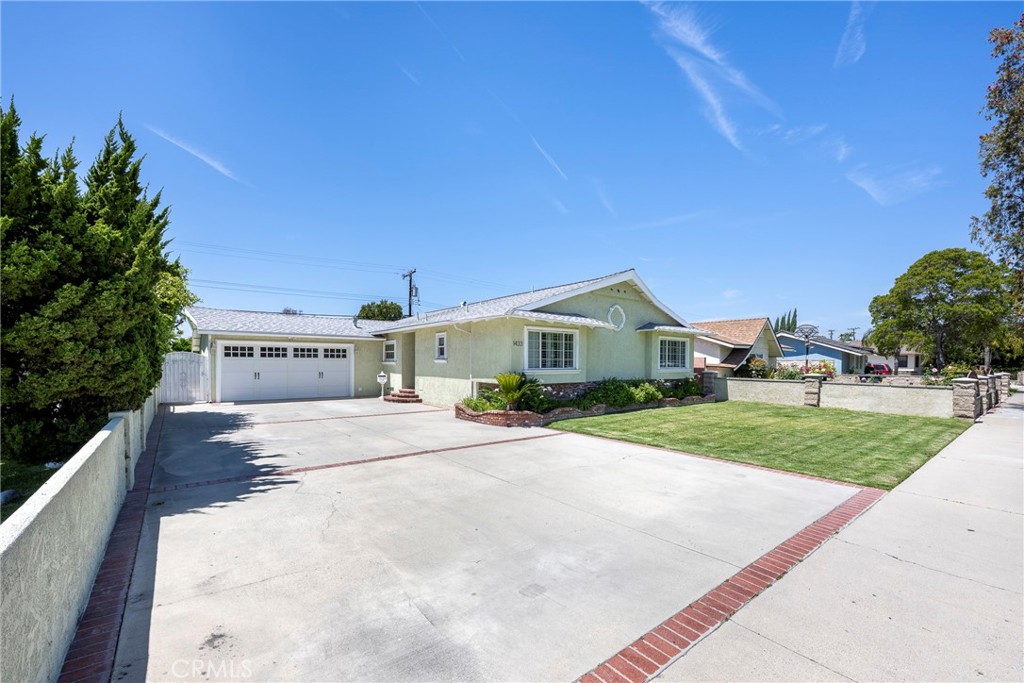 1433 S Loara Street