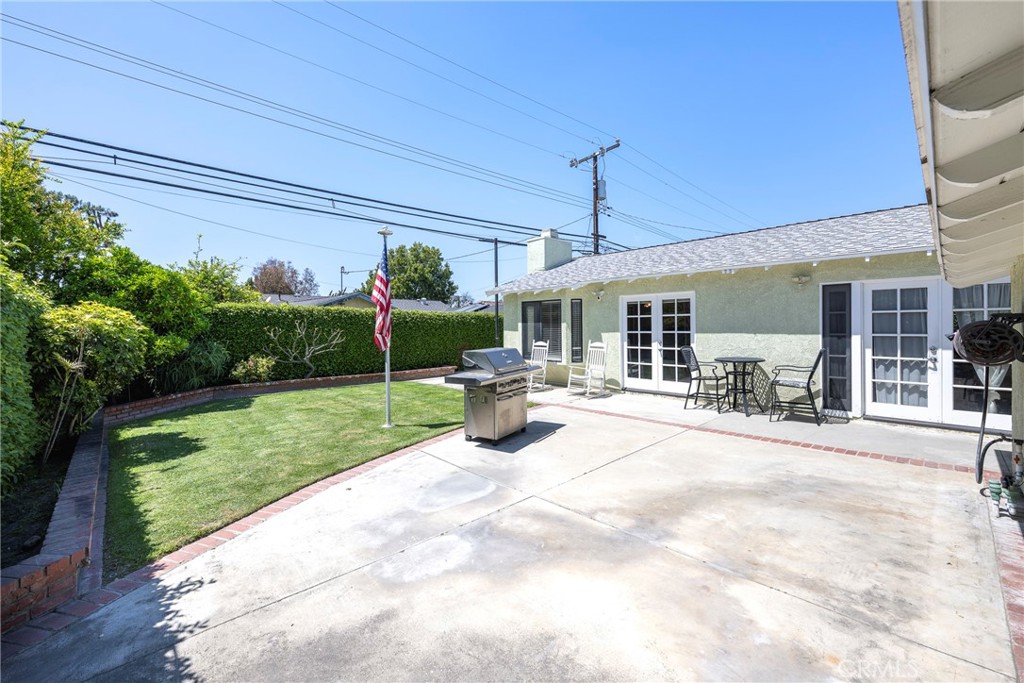 1433 S Loara Street