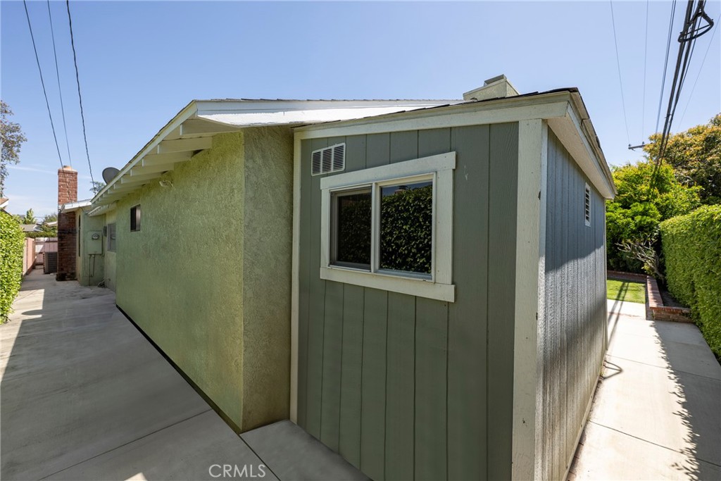 1433 S Loara Street