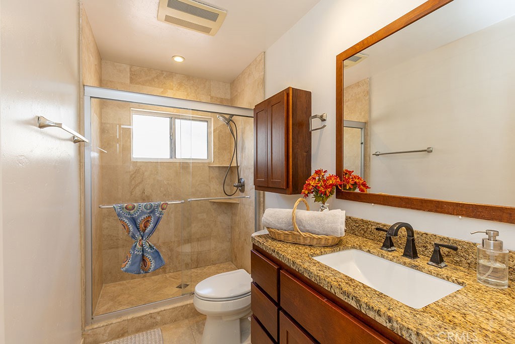 1537 E Brookdale Place