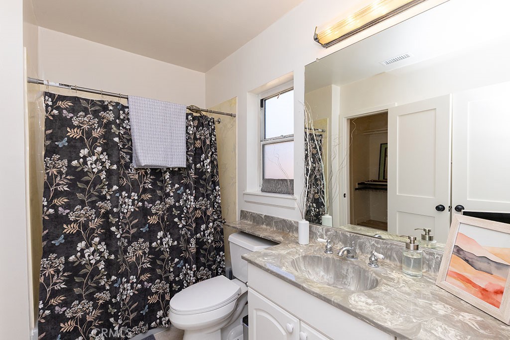 1537 E Brookdale Place