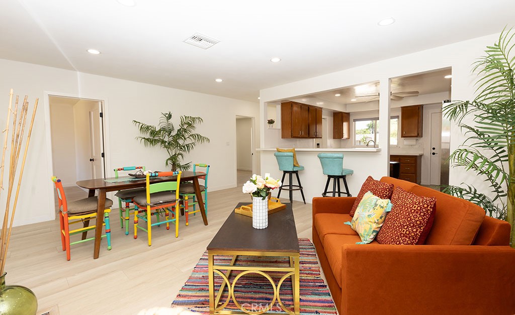 1537 E Brookdale Place