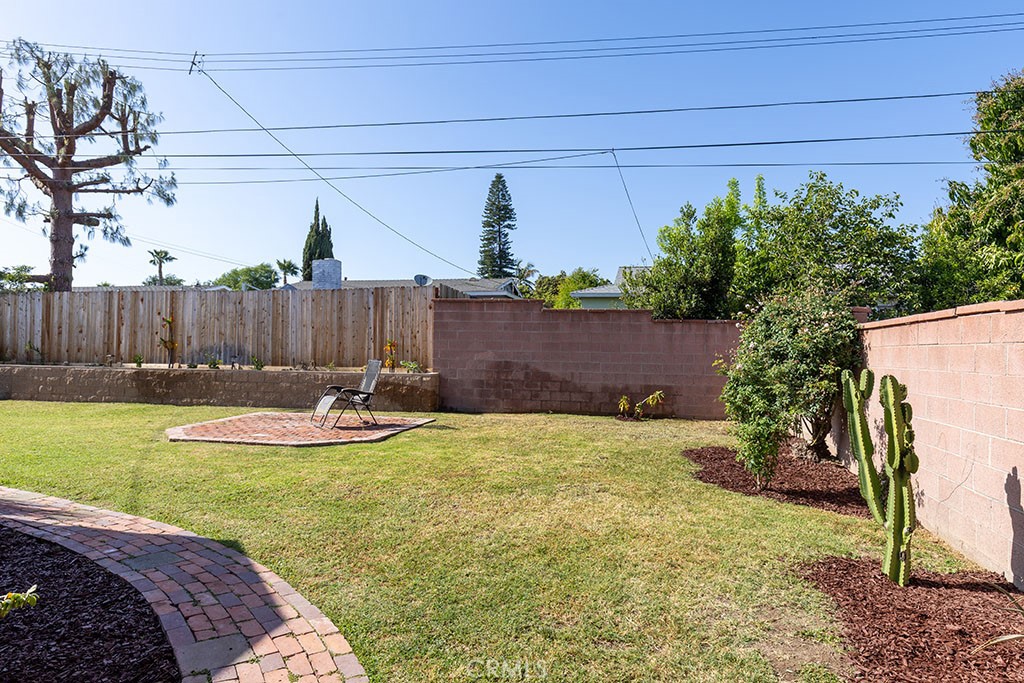 1537 E Brookdale Place