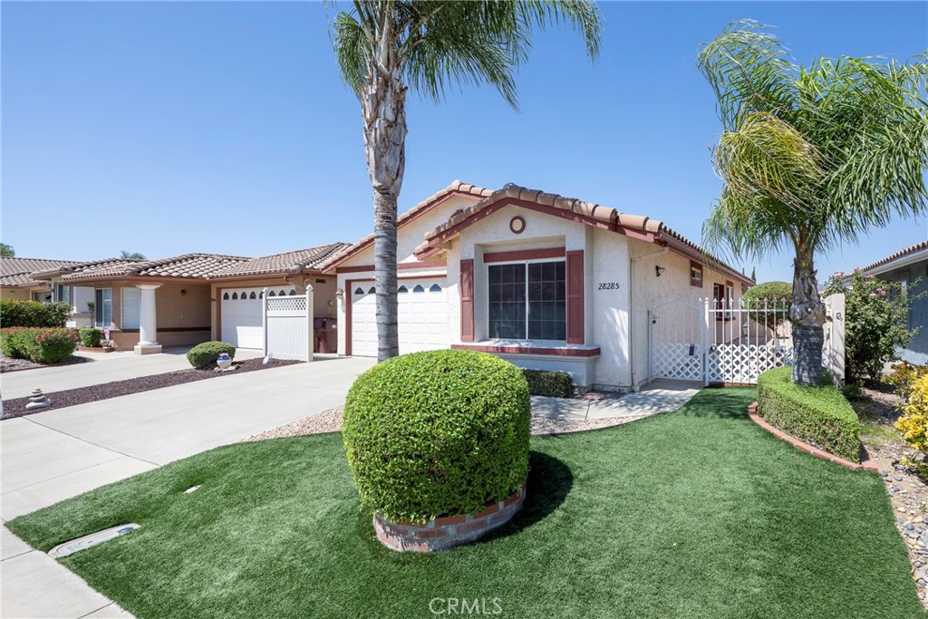 28285 Calle Lustrosos