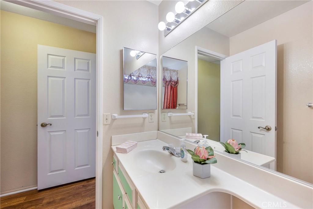 28285 Calle Lustrosos