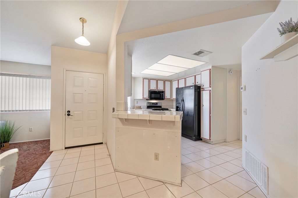 28285 Calle Lustrosos