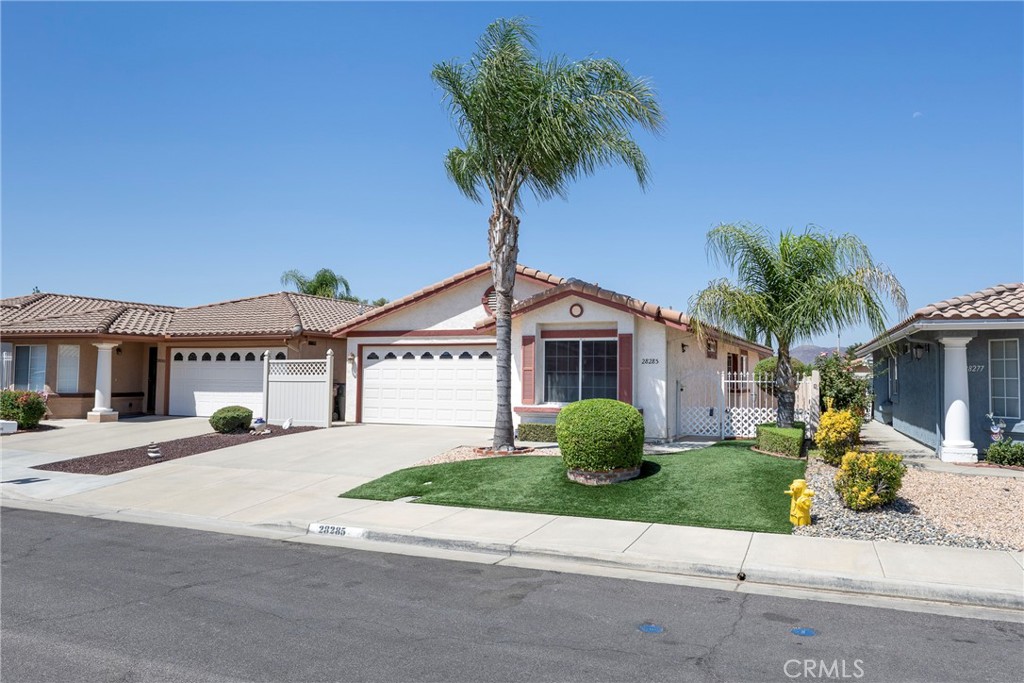 28285 Calle Lustrosos