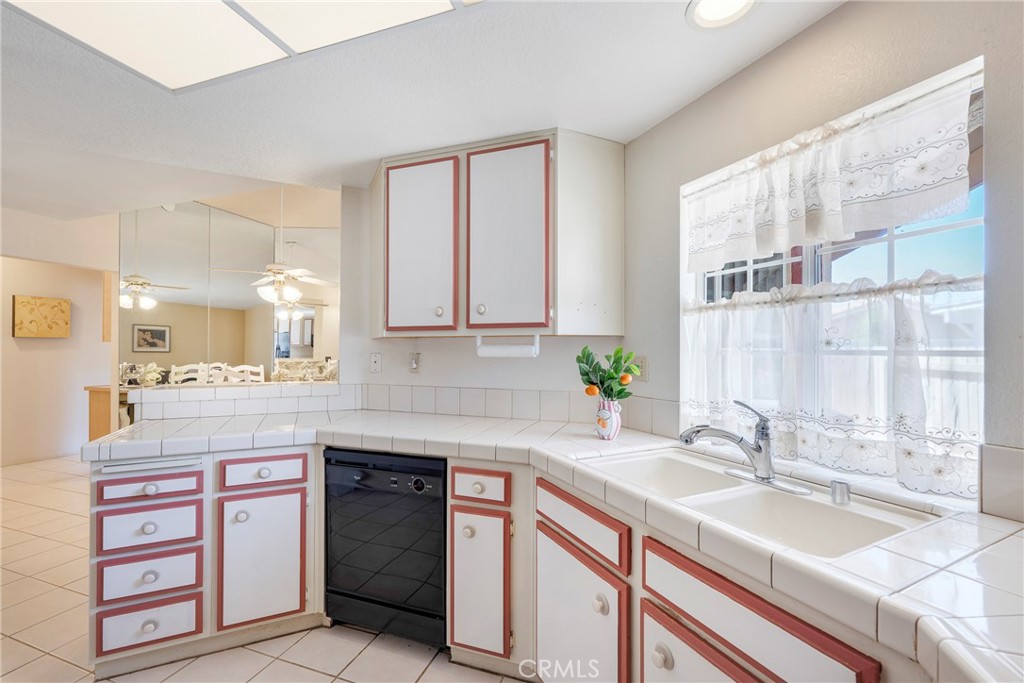 28285 Calle Lustrosos