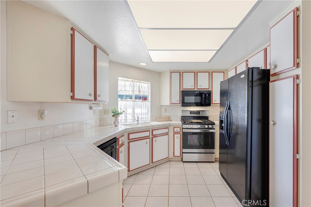 28285 Calle Lustrosos