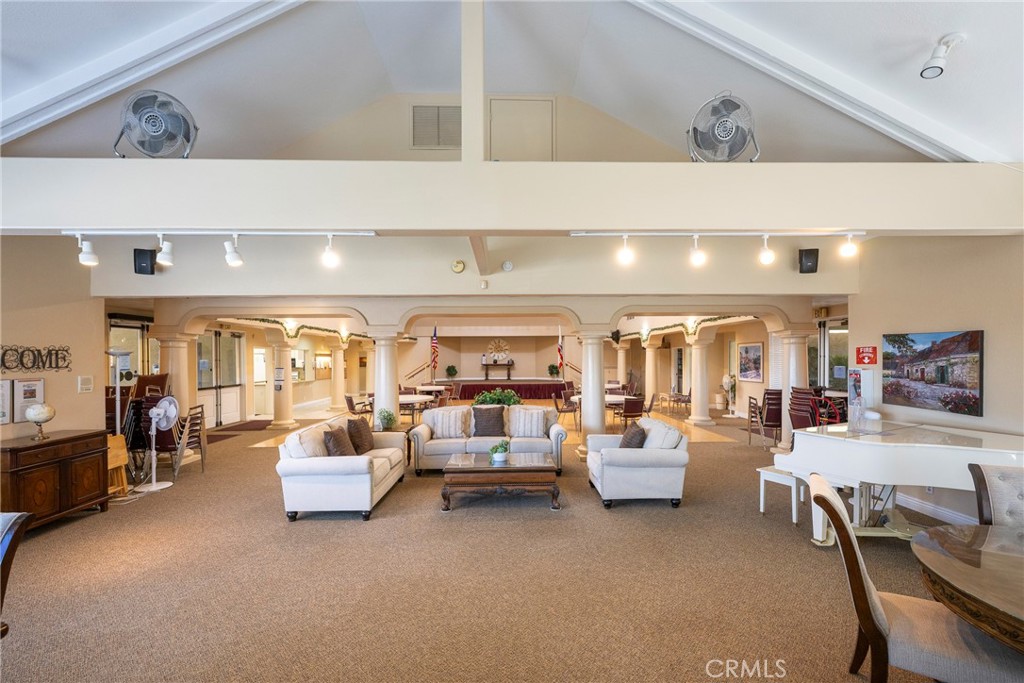 28285 Calle Lustrosos