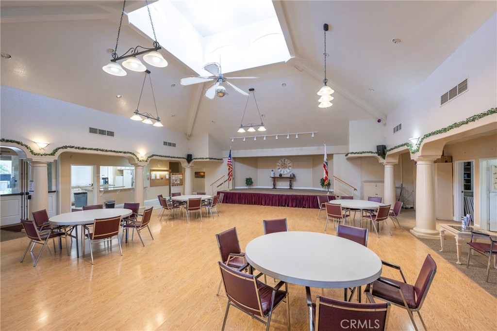 28285 Calle Lustrosos