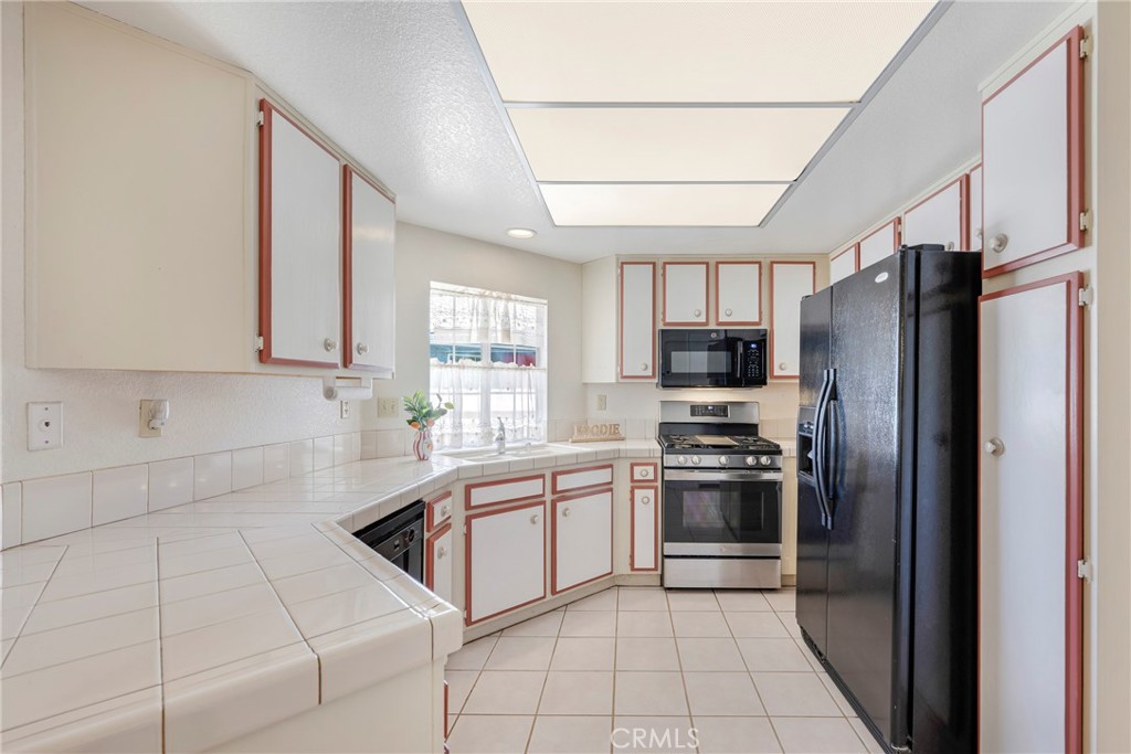 28285 Calle Lustrosos