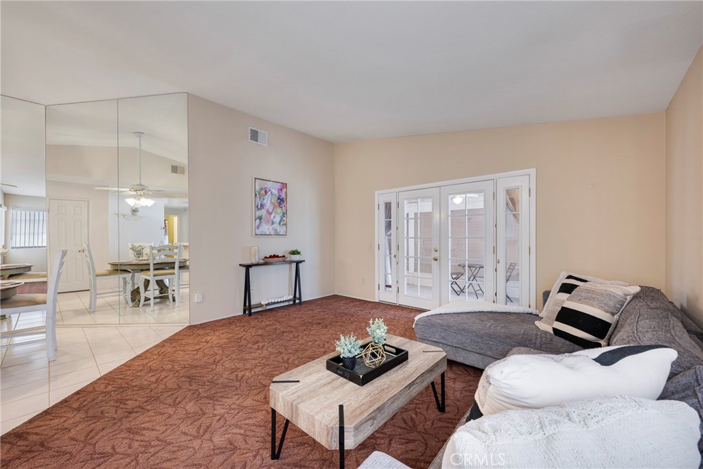 28285 Calle Lustrosos