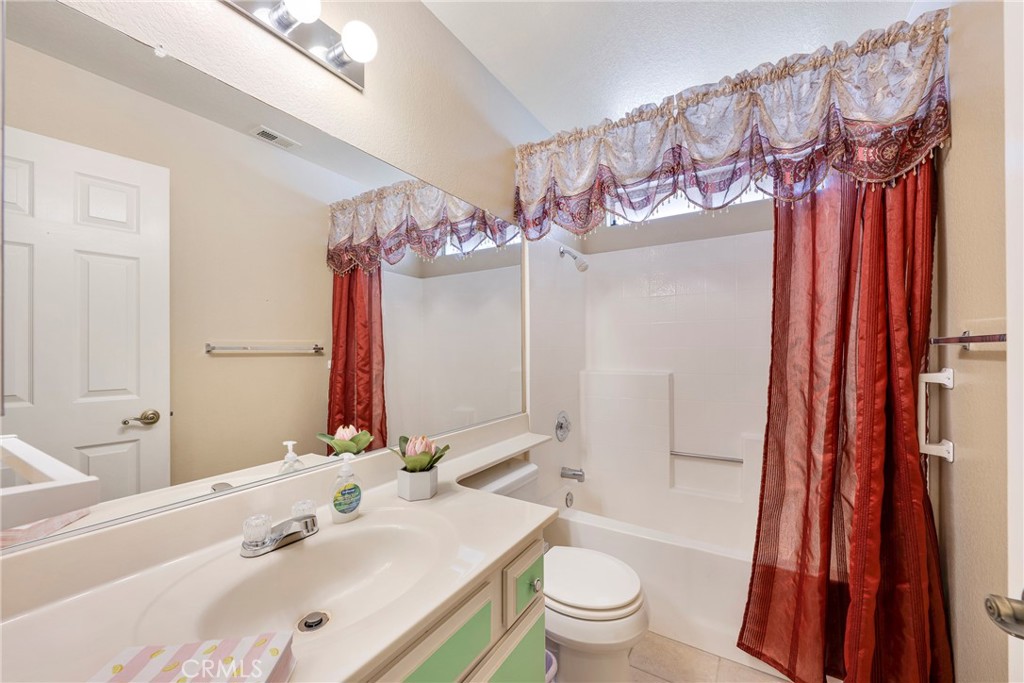 28285 Calle Lustrosos