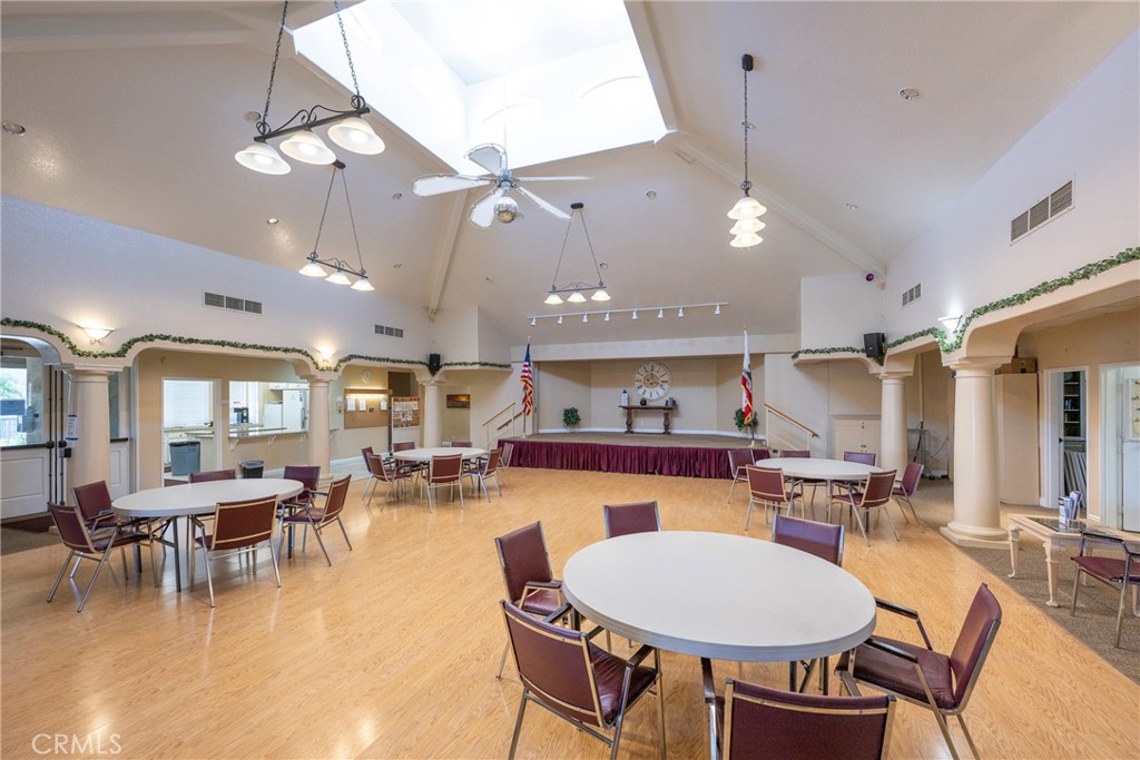 28285 Calle Lustrosos