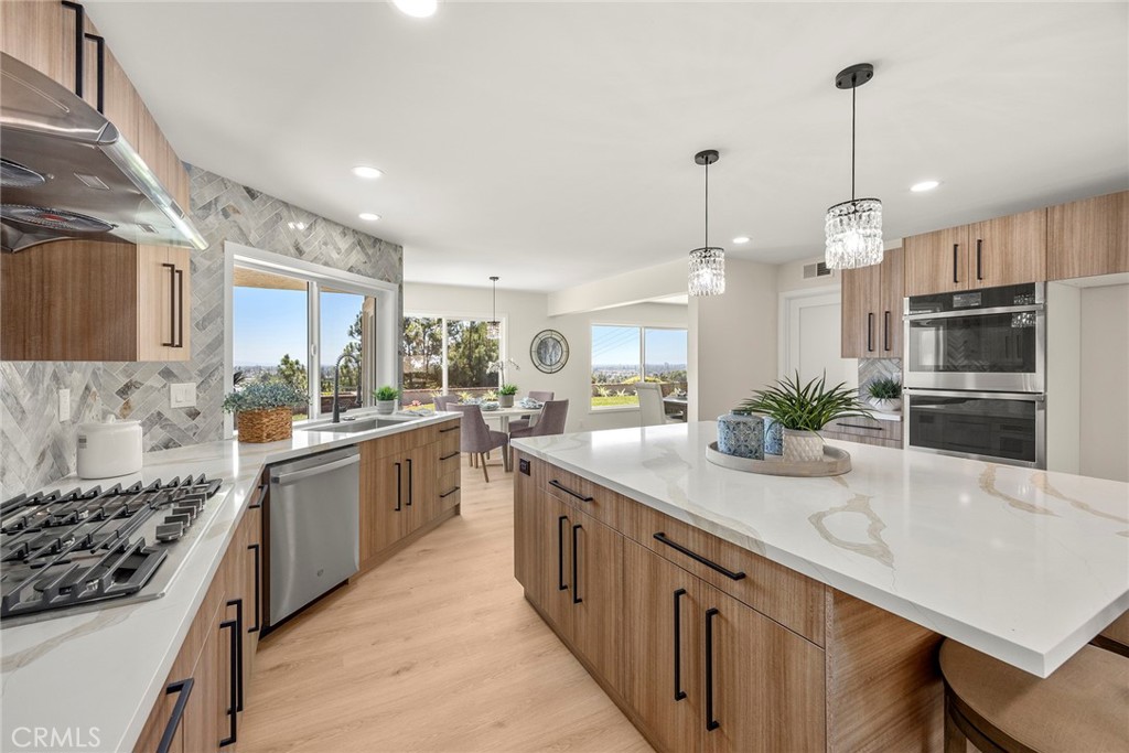 3412 E Longridge Drive