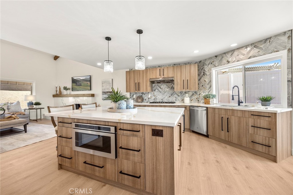 3412 E Longridge Drive