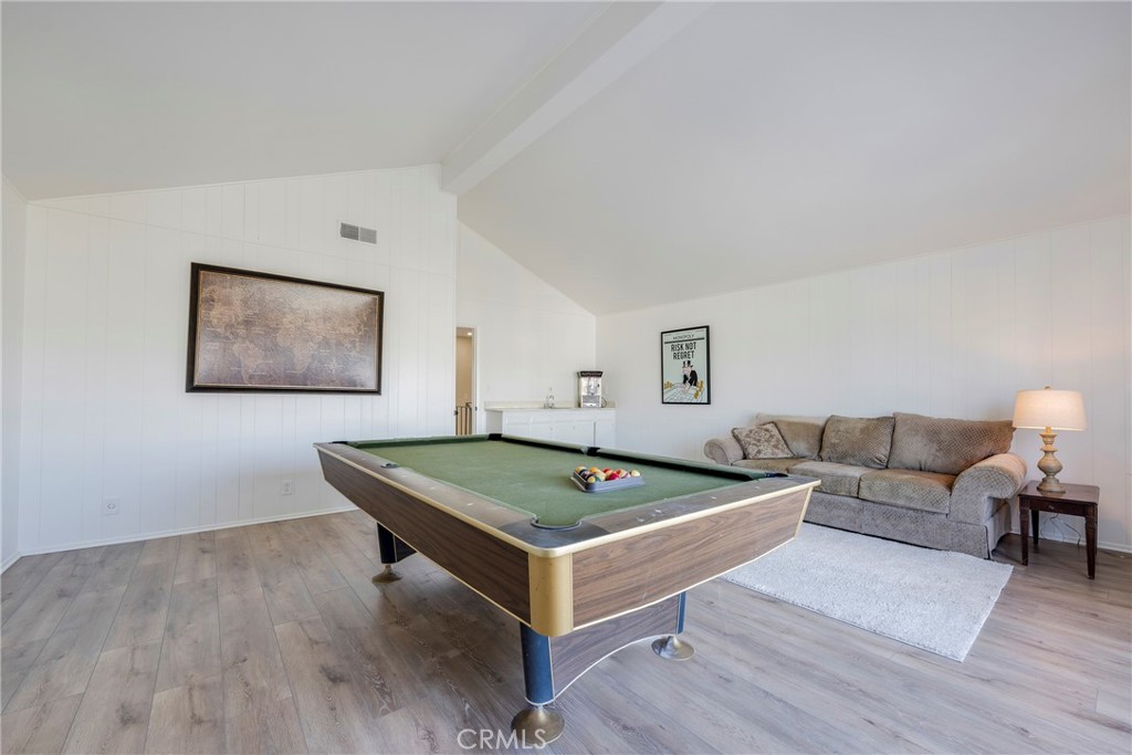 14121 Uxbridge Street