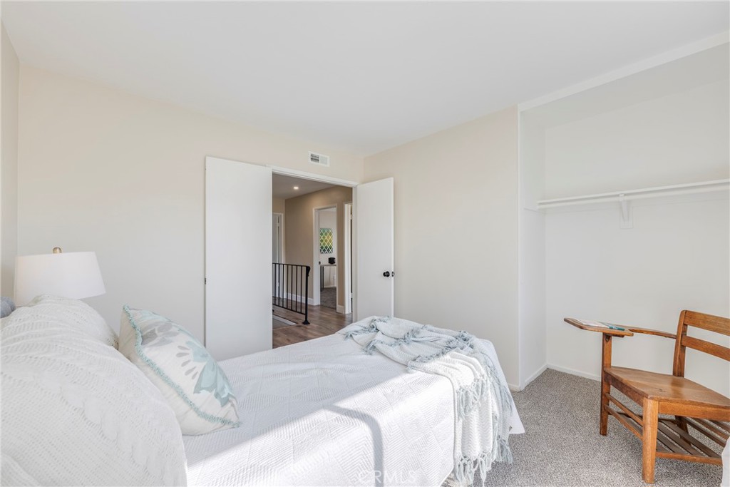 14121 Uxbridge Street