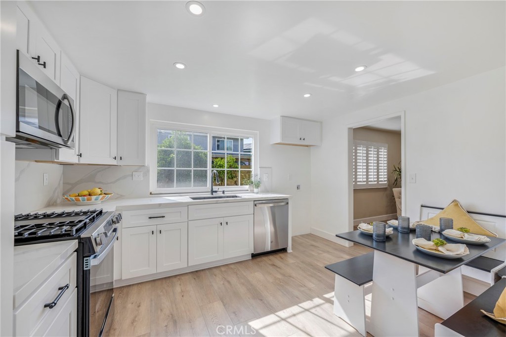 14121 Uxbridge Street