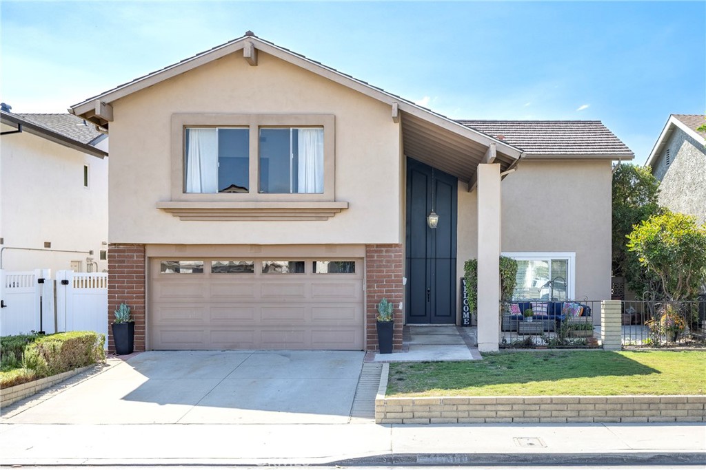 14121 Uxbridge Street