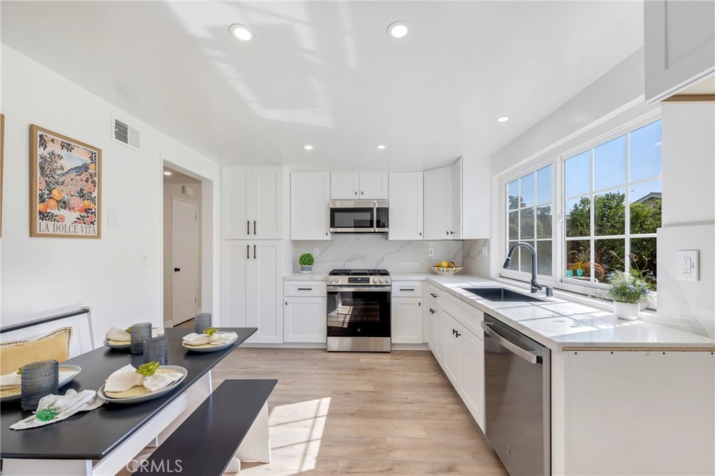 14121 Uxbridge Street