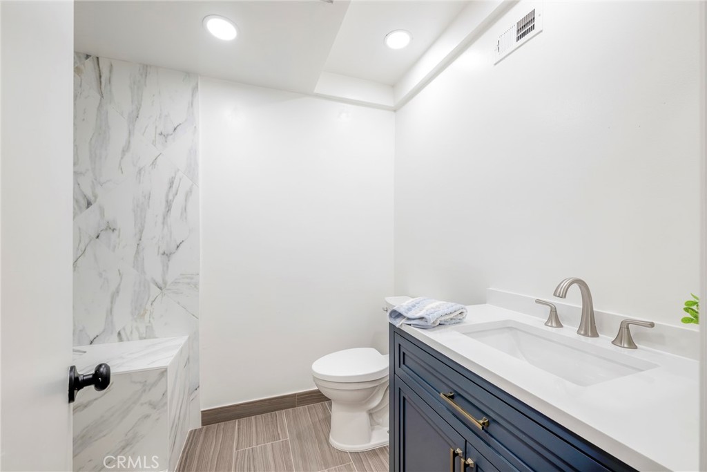 14121 Uxbridge Street