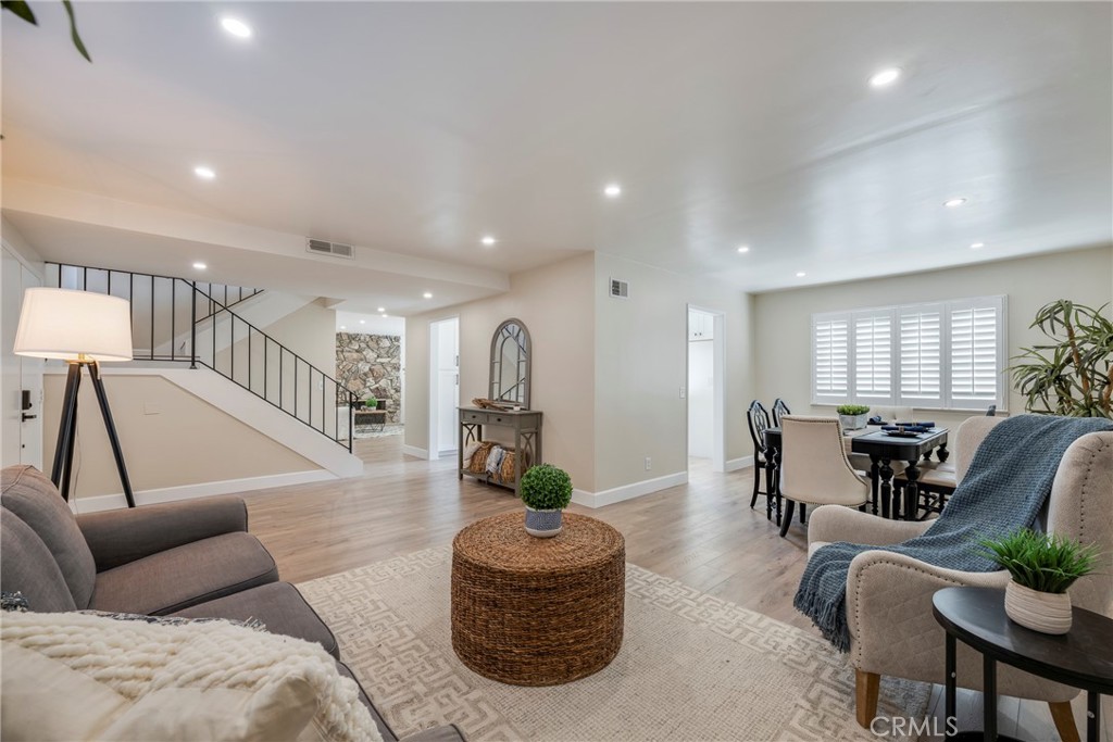 14121 Uxbridge Street