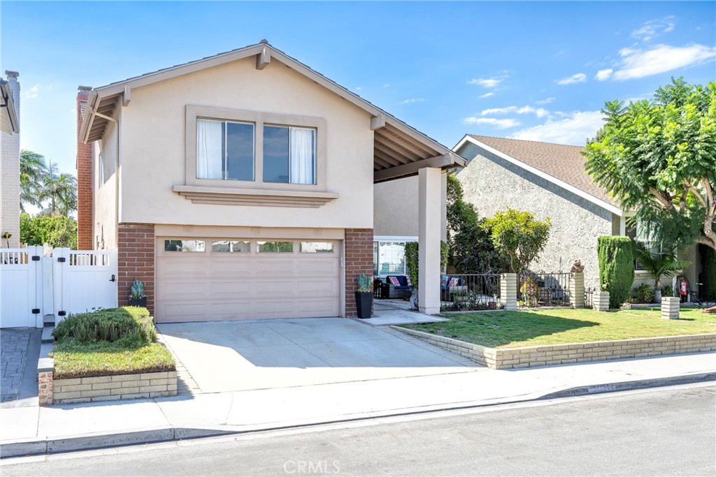 14121 Uxbridge Street