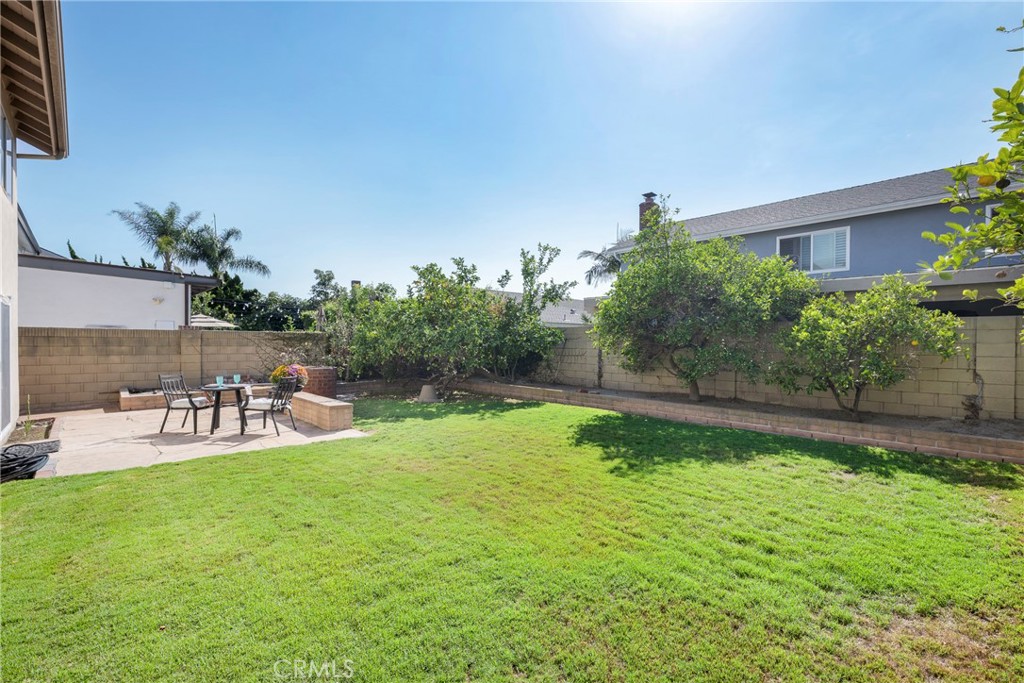 14121 Uxbridge Street