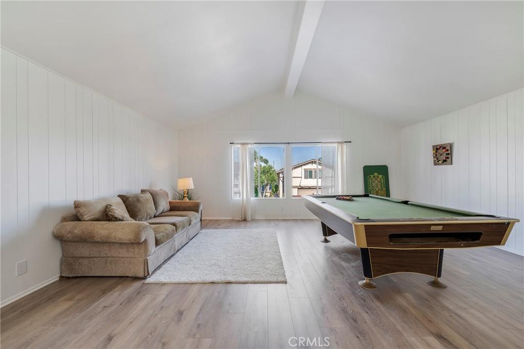 14121 Uxbridge Street