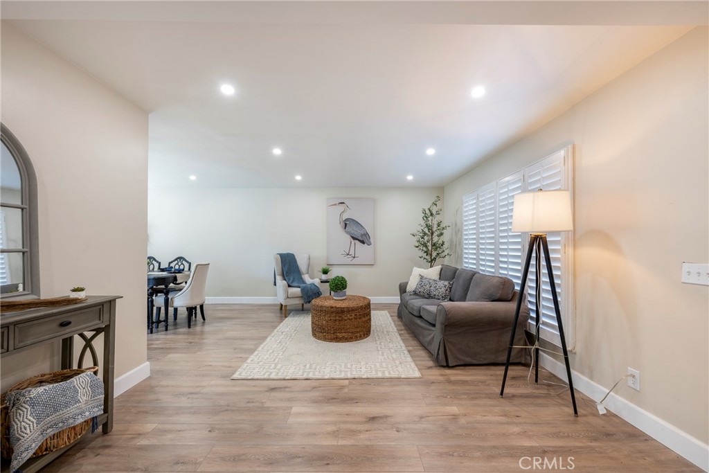 14121 Uxbridge Street