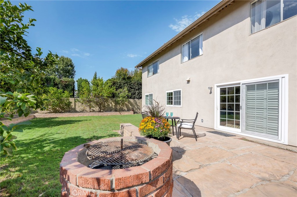 14121 Uxbridge Street