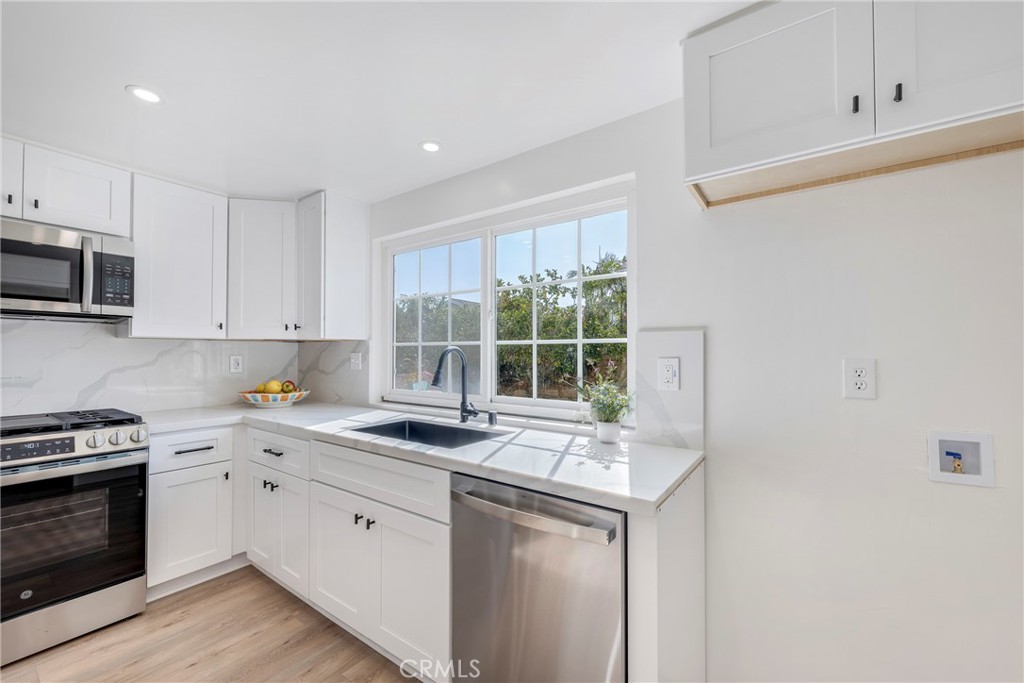 14121 Uxbridge Street