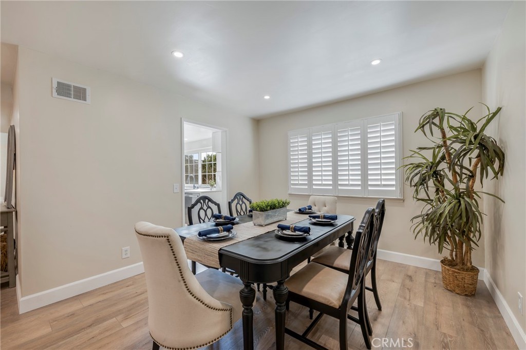 14121 Uxbridge Street