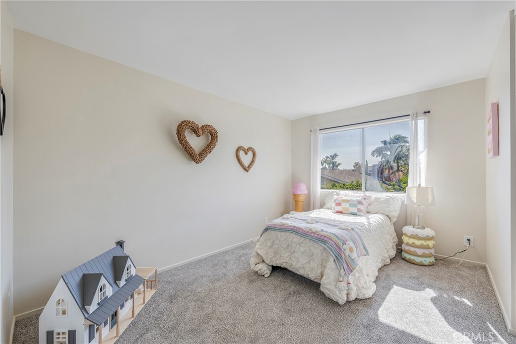 14121 Uxbridge Street