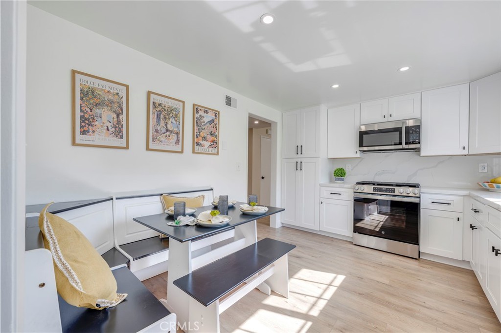 14121 Uxbridge Street