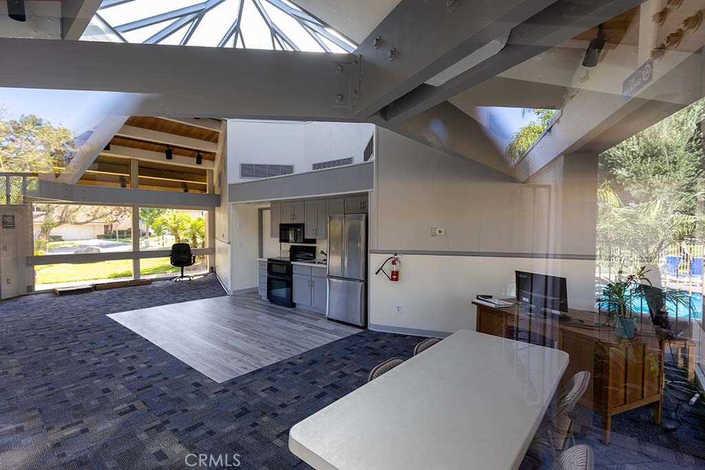 407 Thunderbird Court