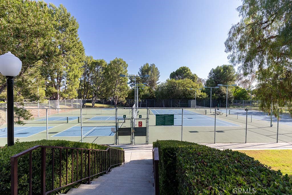 407 Thunderbird Court