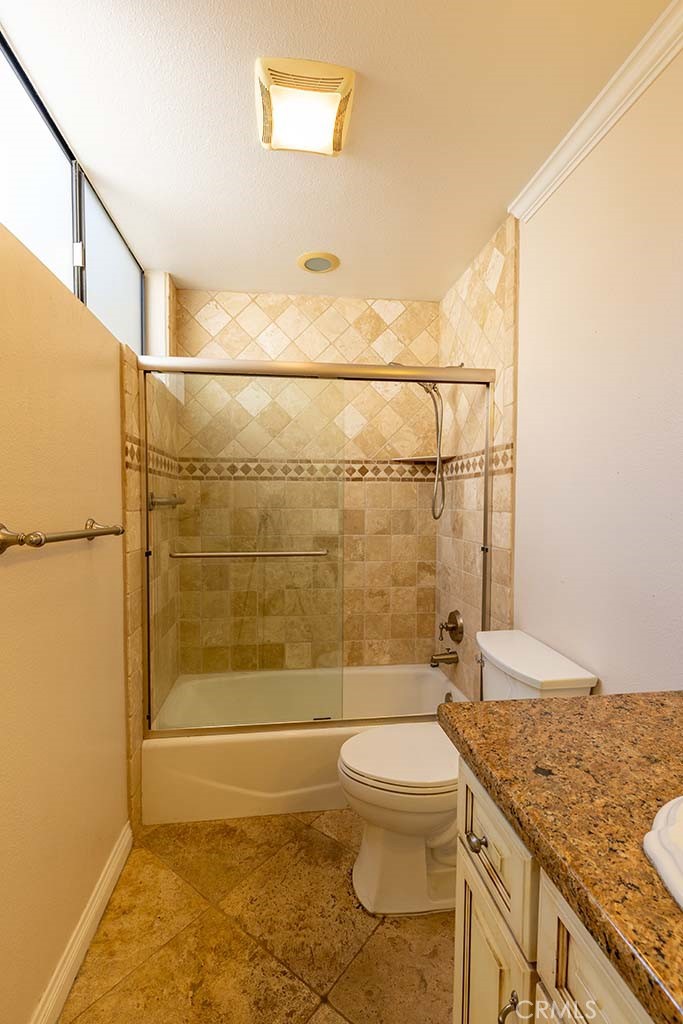 407 Thunderbird Court