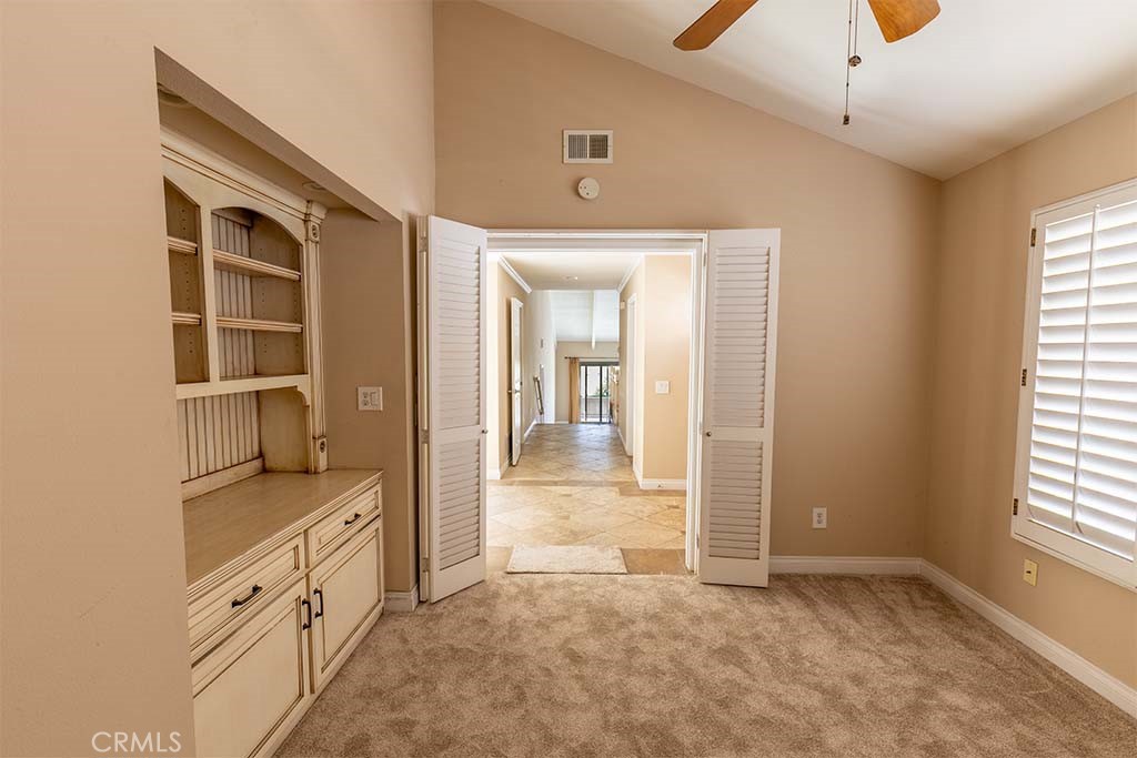 407 Thunderbird Court